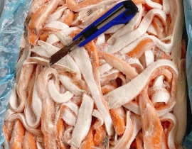 LƯỜN CÁ HỒI 1-3CM THÙNG 20KG LÔ NHẬP 17/04/2026