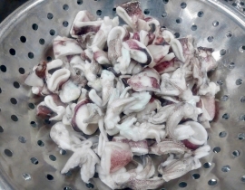 MỰC ỐNG CẮT KHOANH 2,3-3CM CÒN DA